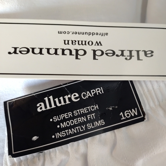 Alfred Dunner Women's White Embroidered Stretch Capri Jeans Pants Sz 16W NWT - Picture 9 of 9